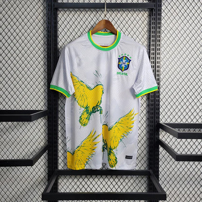 Maillot de football concept du Brésil de couleur jaune et blanc, modèle oiseaux de Samba Futebol