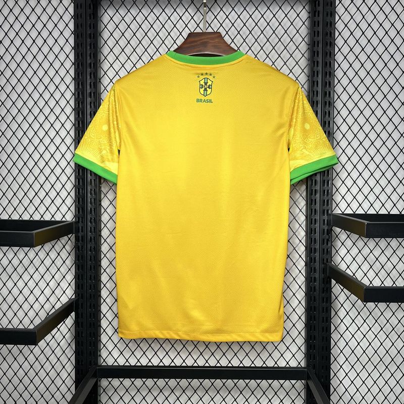 Maillot Brésil dédicacé par PELE - , les ventes publiques Maillot Brésil dédicacé par PELE - , les ventes publiques