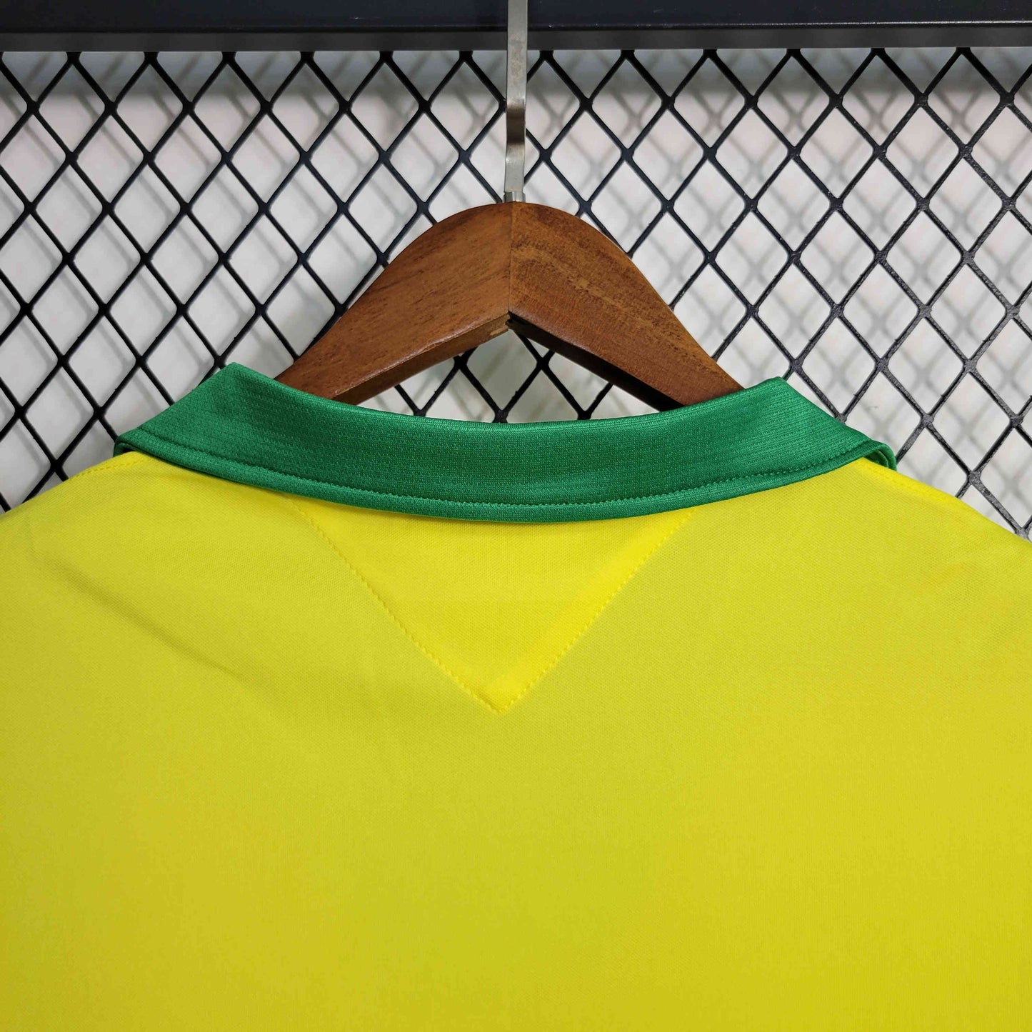 MAILLOT DU BRÉSIL "RÉTRO" JAUNE