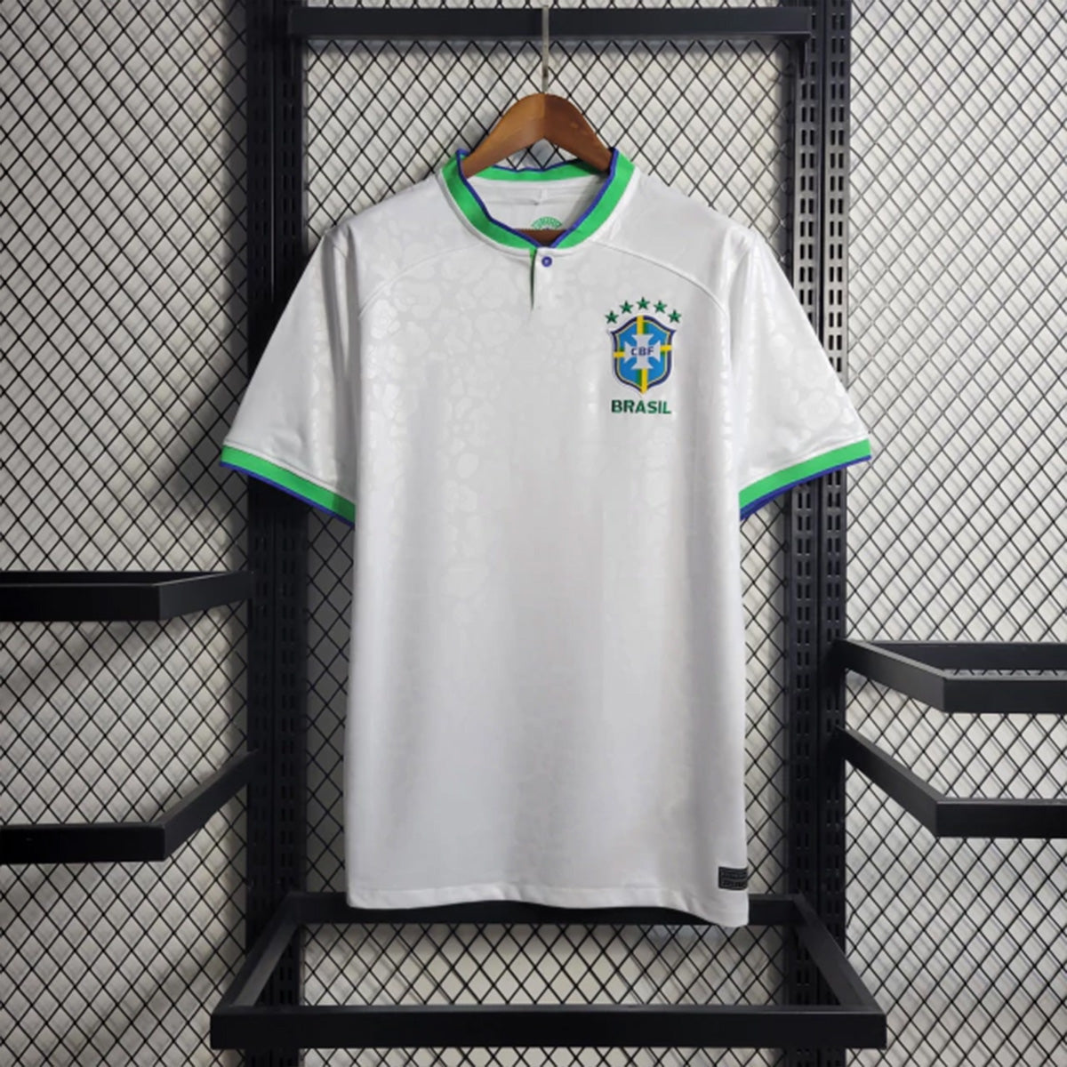 Maillot de football concept du Brésil de couleur blanc, modèle Léopard de Samba Futebol