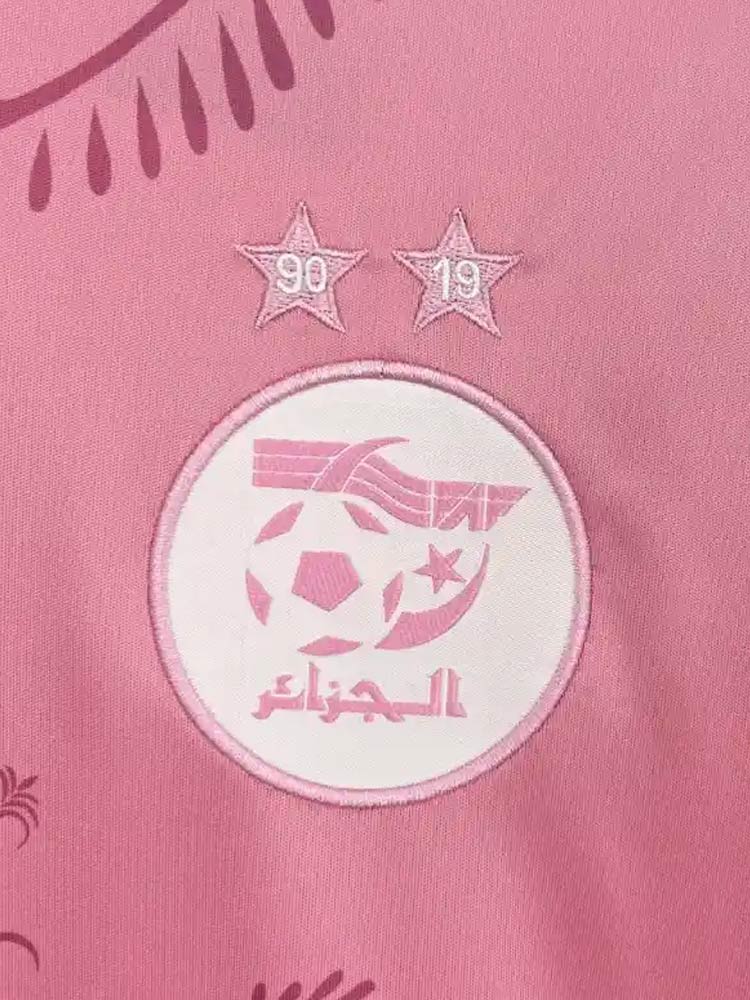 Maillot d'Algérie "Zellige" rose - vue du logo