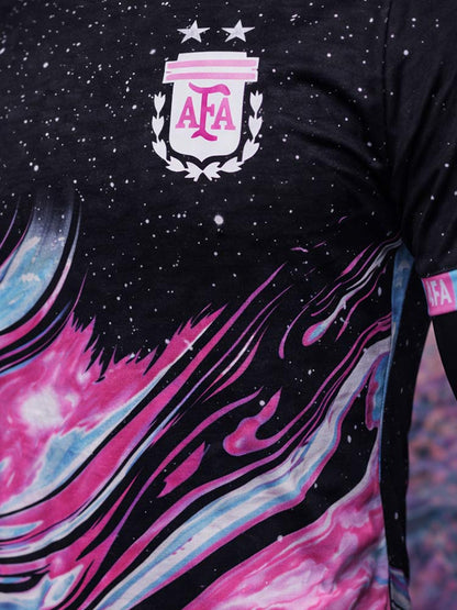 Détail maillot Argentine Painting 2026 noir rose – motif peinture fluide style galaxie