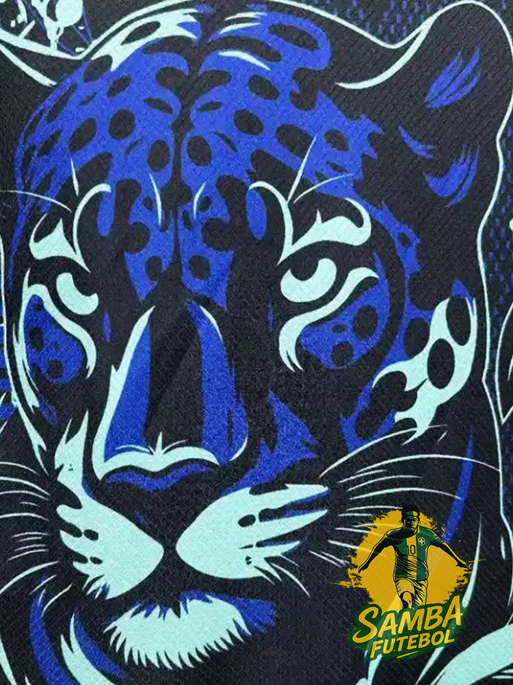 maillot du Brésil Tigre Bleu avec motifs tropicaux et tête de tigre, design Samba Futebol
