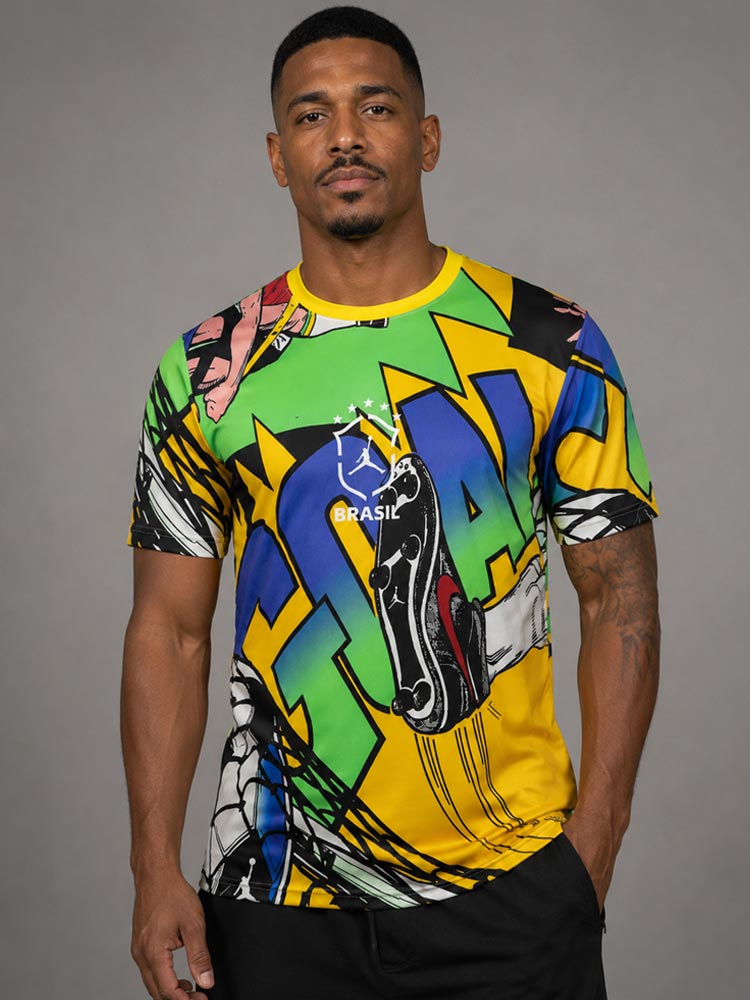 Maillot Brésil Goal !! 2026 porté – design pop art jaune vert bleu – Samba Futebol