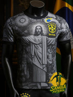Maillot concept du Brésil gris et noir 2025/2026 avec motif du Christ Rédempteur, accompagné d'un short noir
