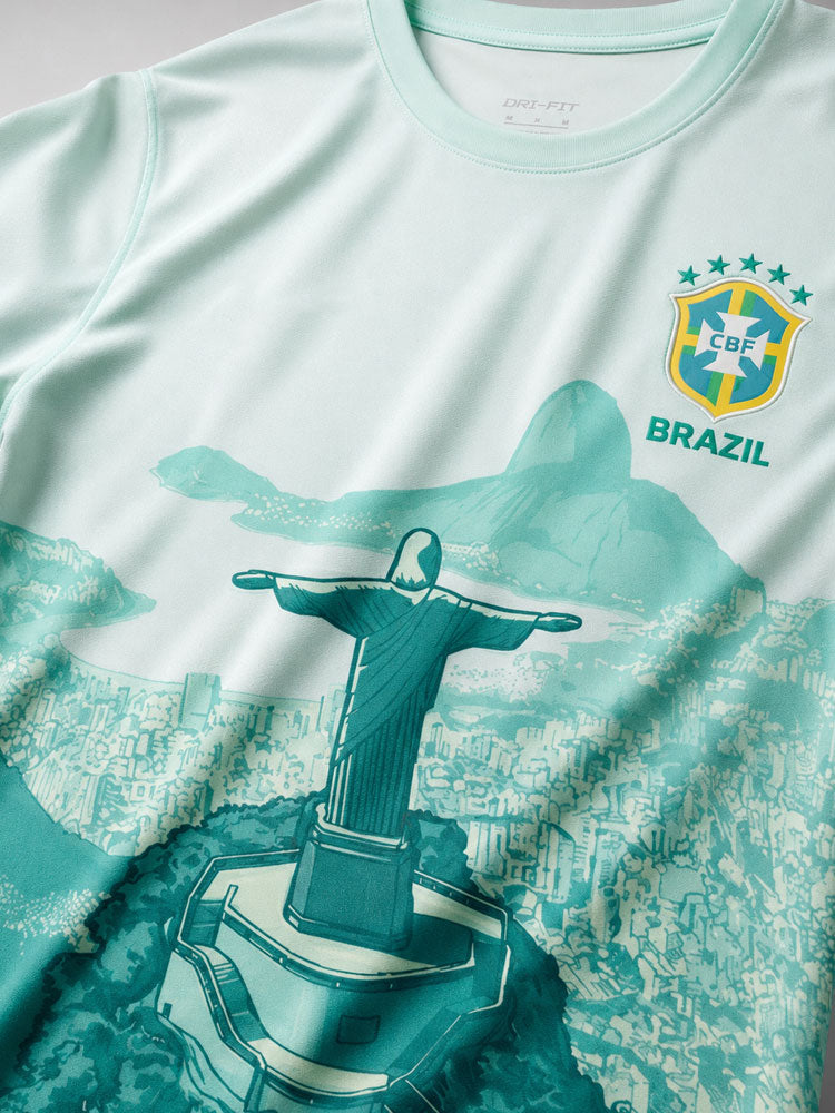 Détail de l'imprimé Christ Rédempteur et baie de Rio sur le maillot Brésil vert menthe