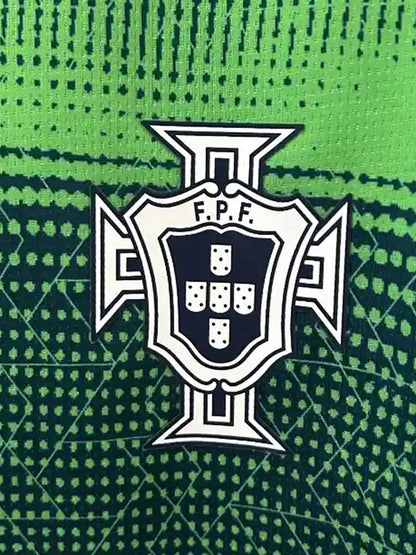 écusson Portugal blanc sur  maillot vert