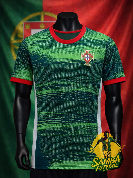 Maillot Portugal Campeão 2026 face – vert intense texture graphique avec col rouge et écusson Portugal