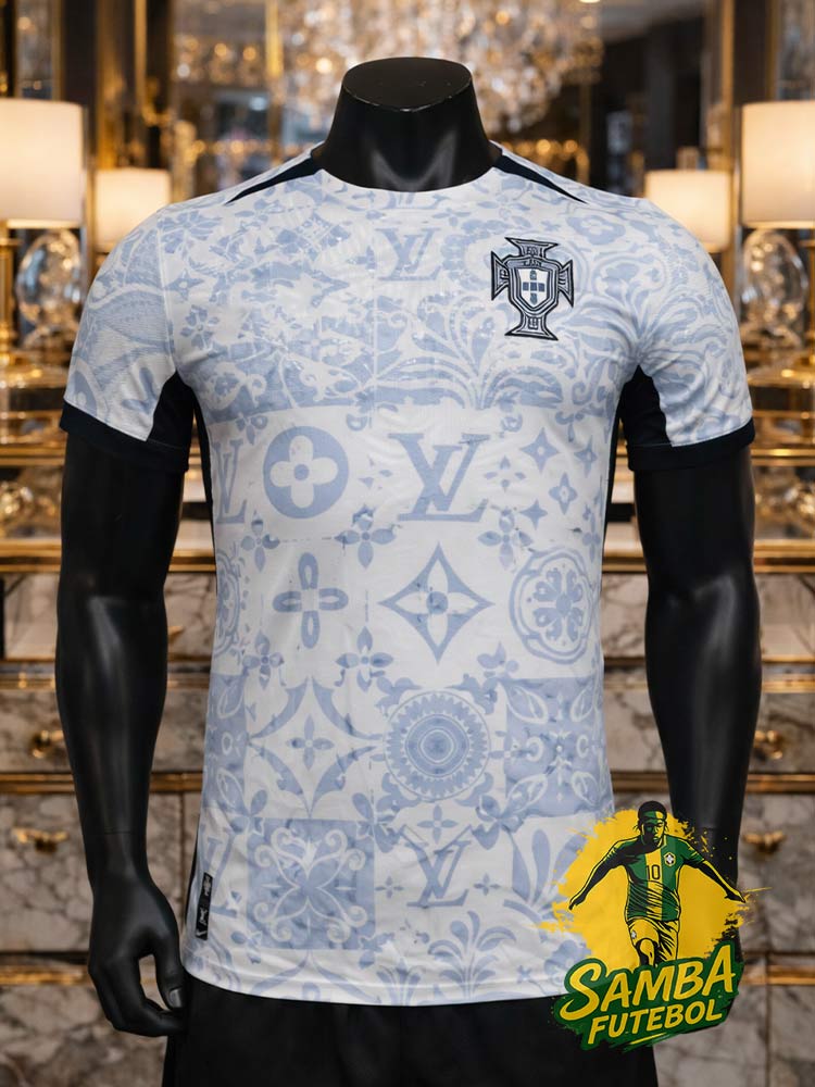 Maillot Portugal LVMH 2026 face – bleu glacier monogramme premium inspiration luxe avec écusson Portugal